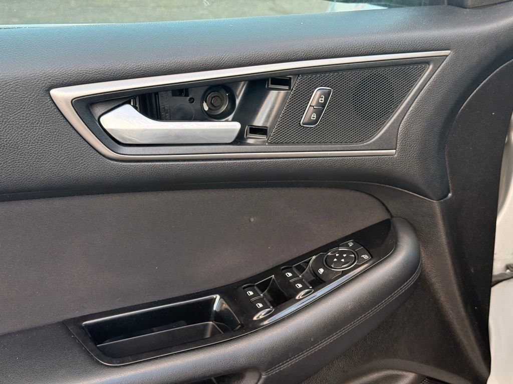 Used 2015 Ford Edge Titanium image 26