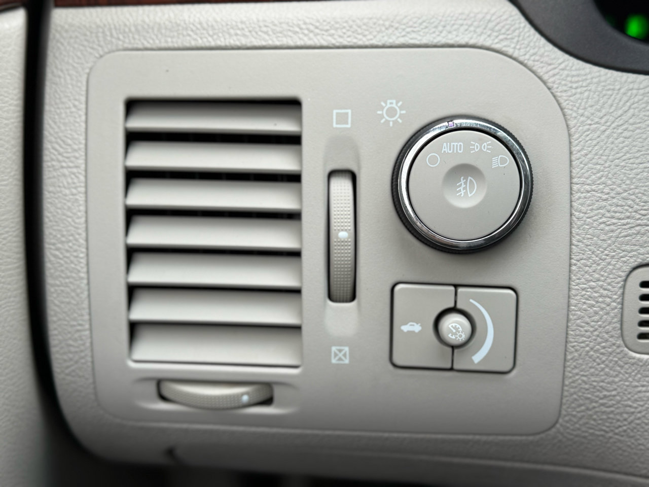 Used 2006 Cadillac DTS image 56