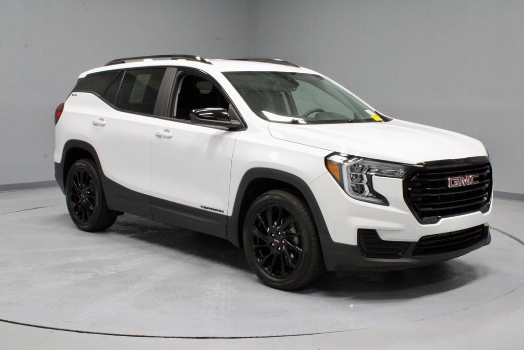 Used 2024 GMC Terrain SLE w/ Driver Convenience Package