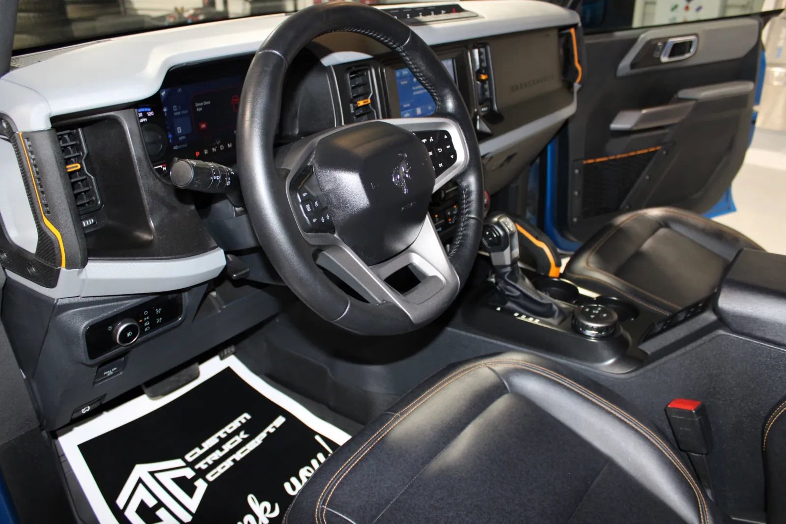 Used 2023 Ford Bronco Badlands AWD/4WD image 13