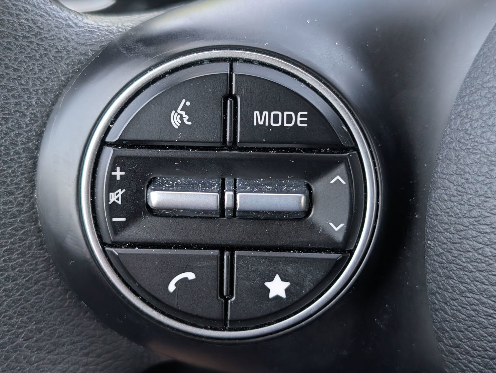 Used 2025 Kia Soul LX FWD image 7