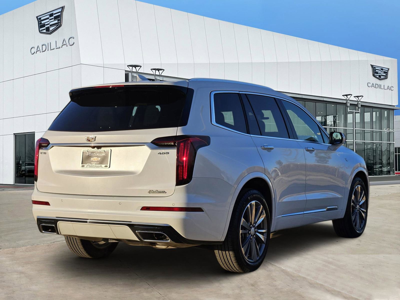 Certified 2025 Cadillac XT6 Premium Luxury image 5