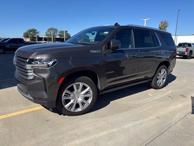 Used 2021 Chevrolet Tahoe High Country w/ Premium Package RWD image 3