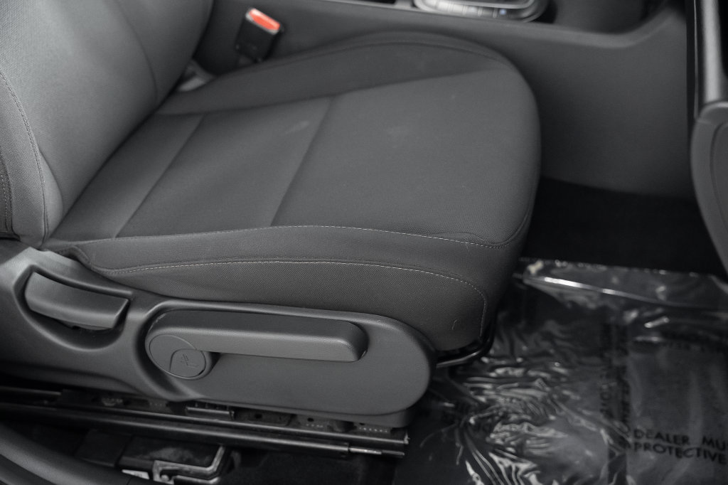 Certified 2025 Hyundai Kona SEL FWD image 25