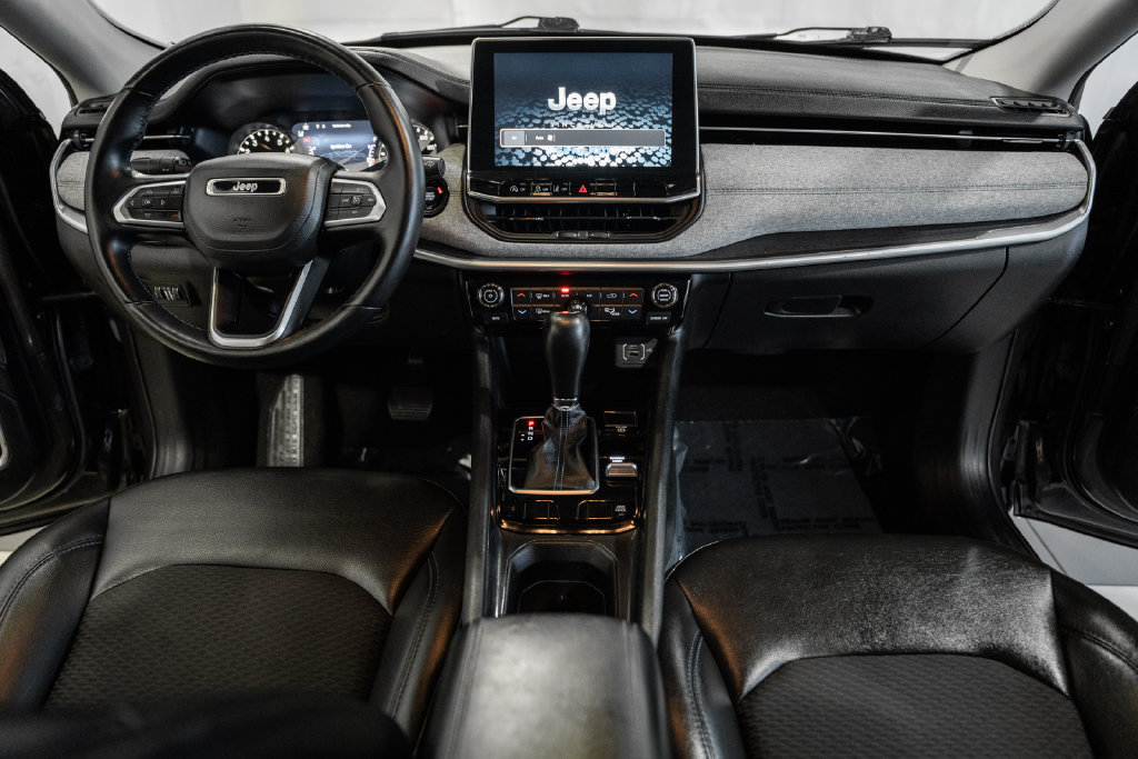 Certified 2022 Jeep Compass Latitude w/ Convenience Group AWD/4WD image 17
