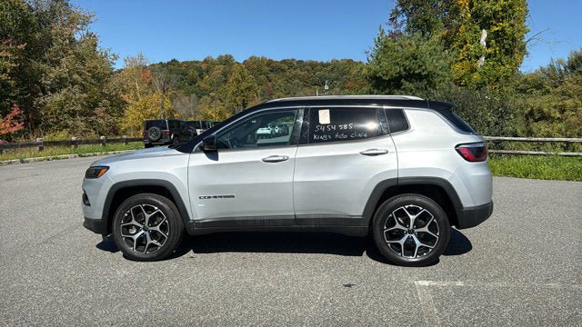Certified 2025 Jeep Compass Limited AWD/4WD image 4