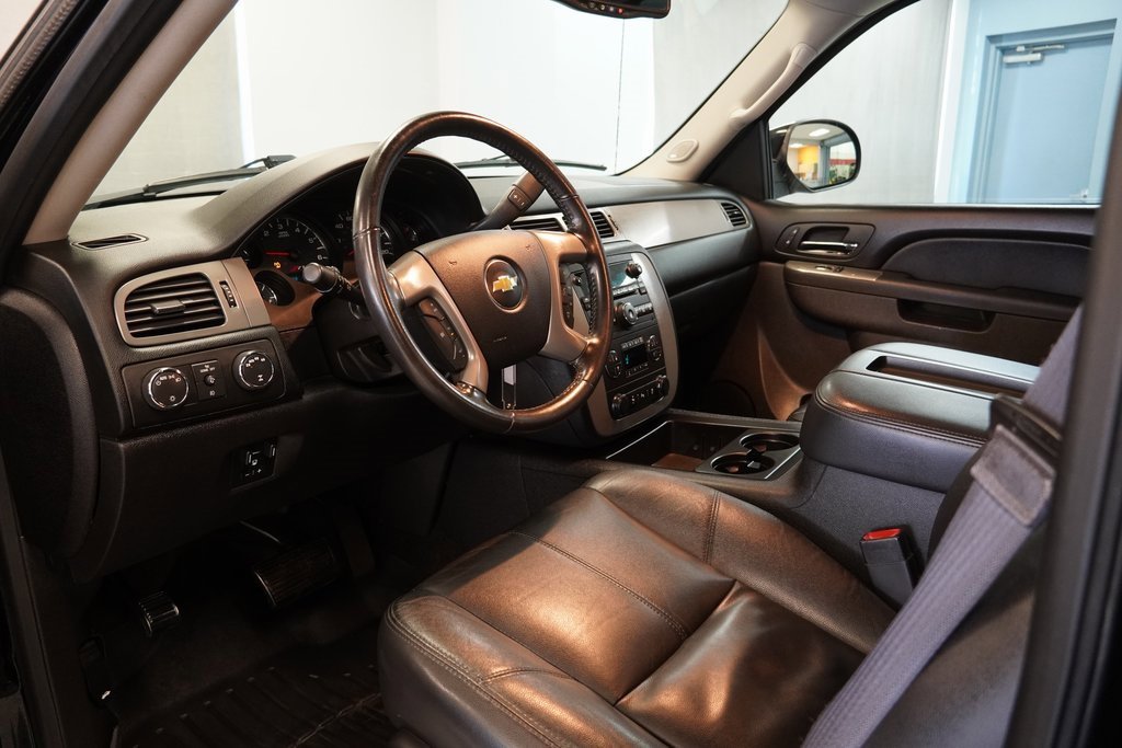 Used 2013 Chevrolet Avalanche LT w/ Suspension Package, Off-Road image 7