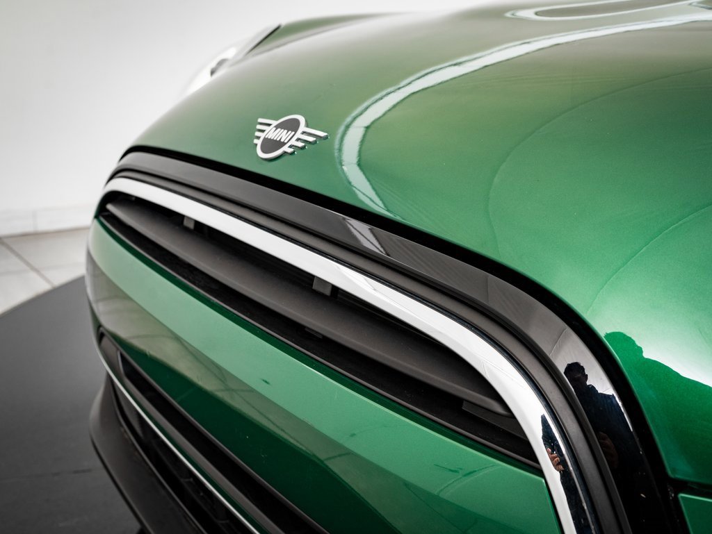 Used 2023 MINI Cooper 2-Door Hardtop image 3
