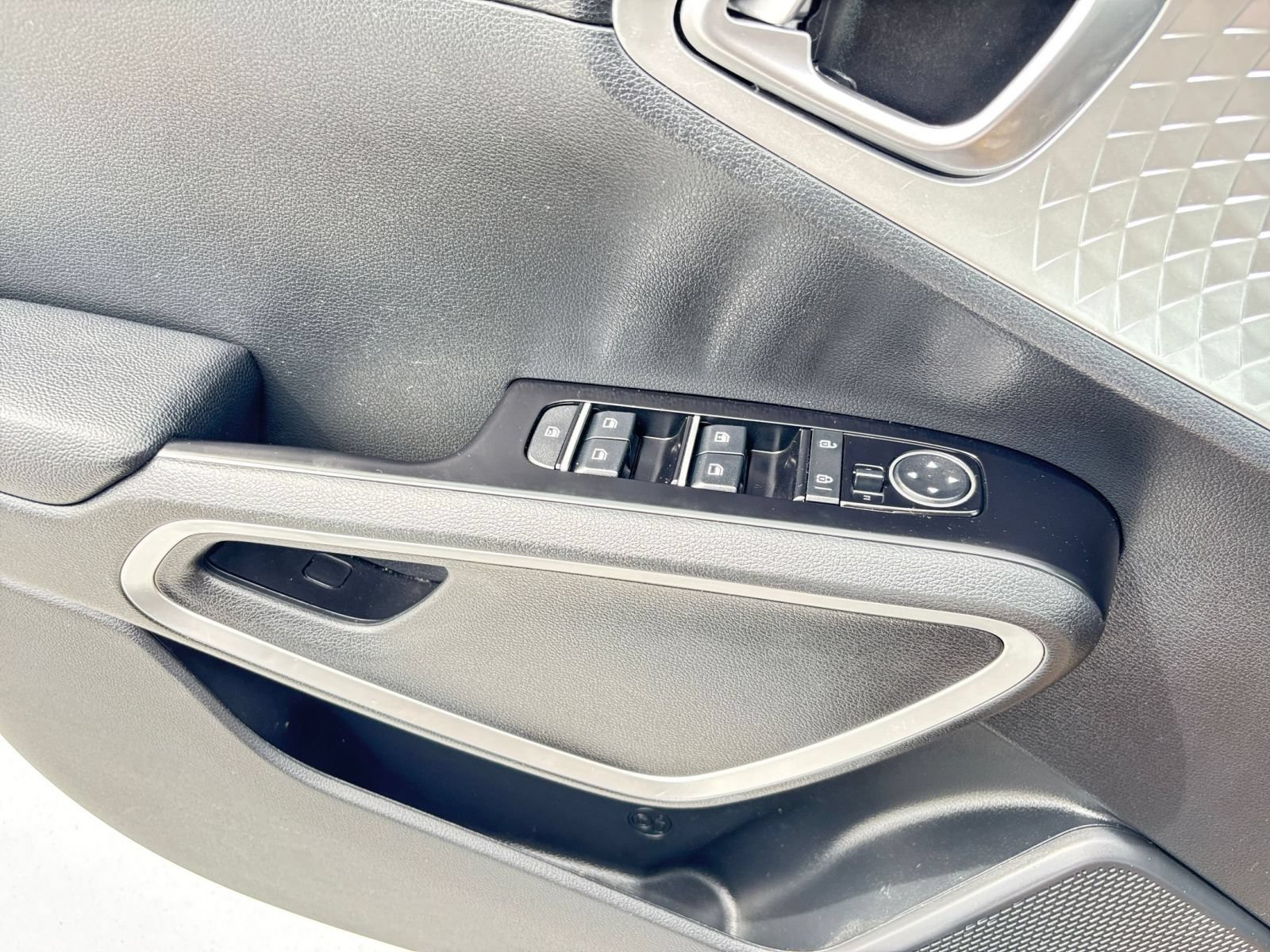 Used 2025 Kia Soul LX w/ LX Technology Package FWD image 18