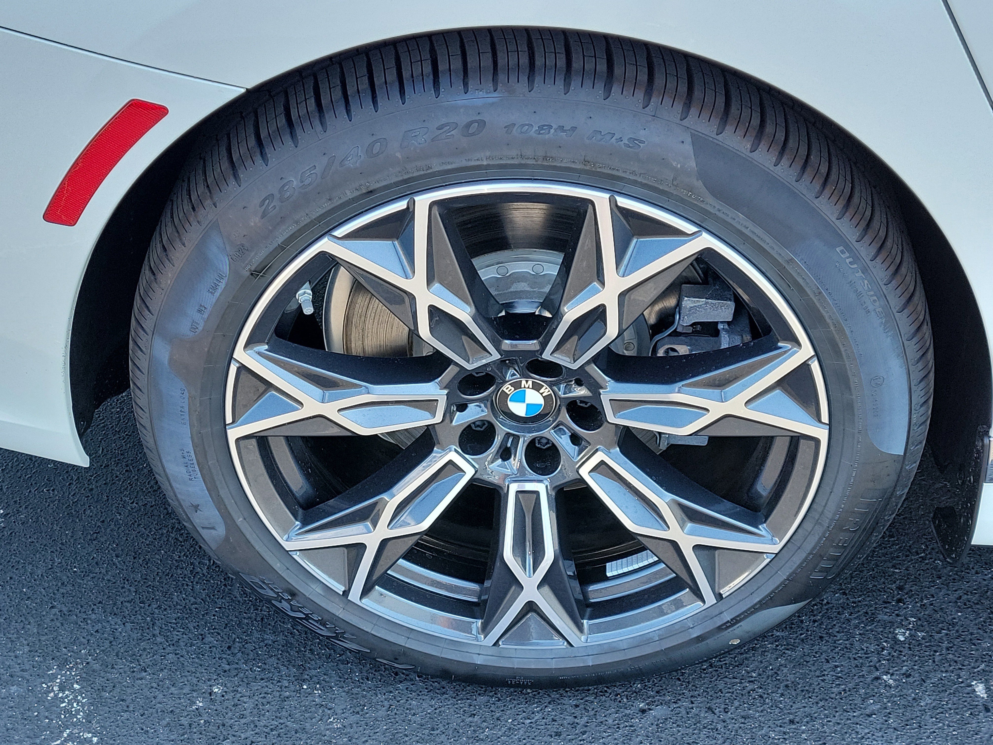 New 2026 BMW i7 eDrive50 w/ Premium Package RWD image 5