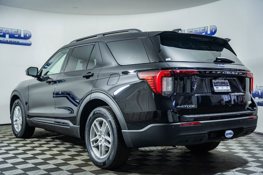 New 2026 Ford Explorer Active RWD image 4