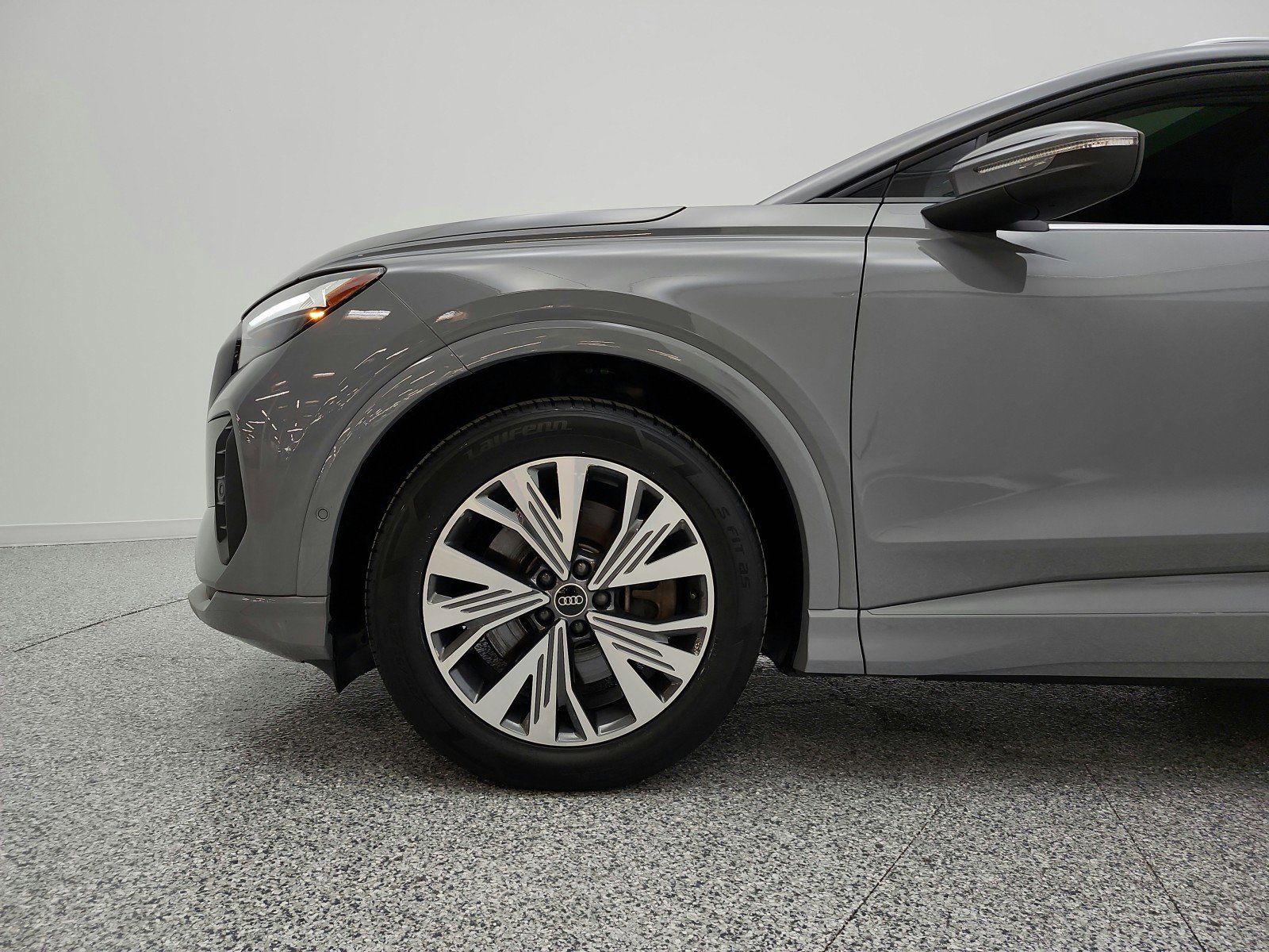 Used 2023 Audi Q4 e-tron Premium Plus w/ Premium Plus RWD image 21