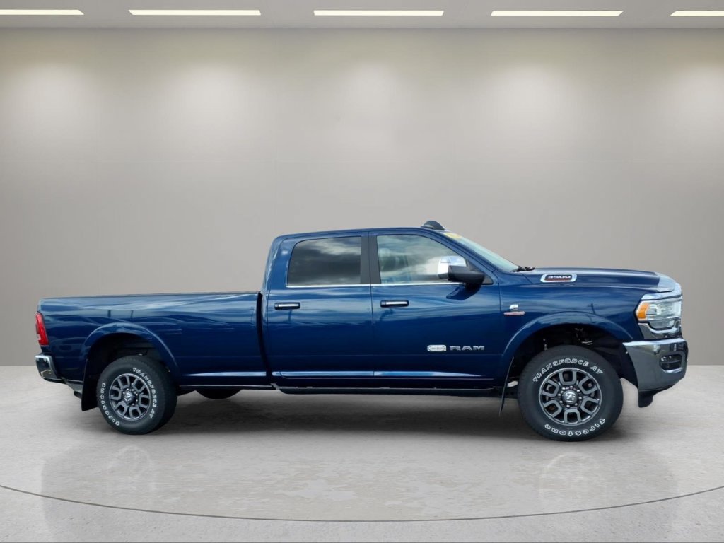 Used 2022 RAM 3500 Limited AWD/4WD image 2