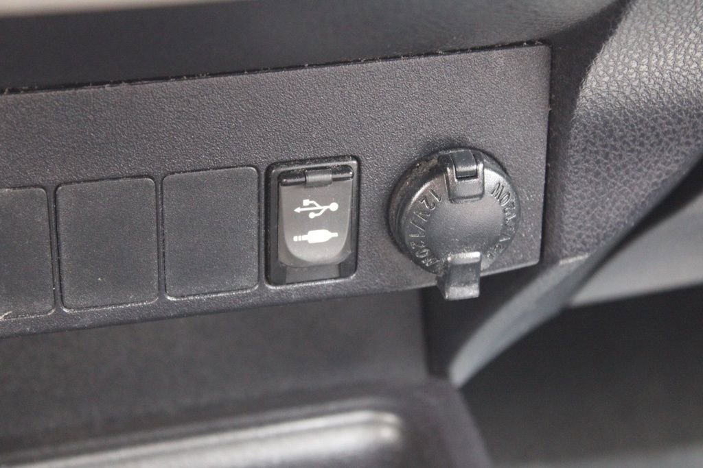 Used 2015 Toyota RAV4 LE image 32