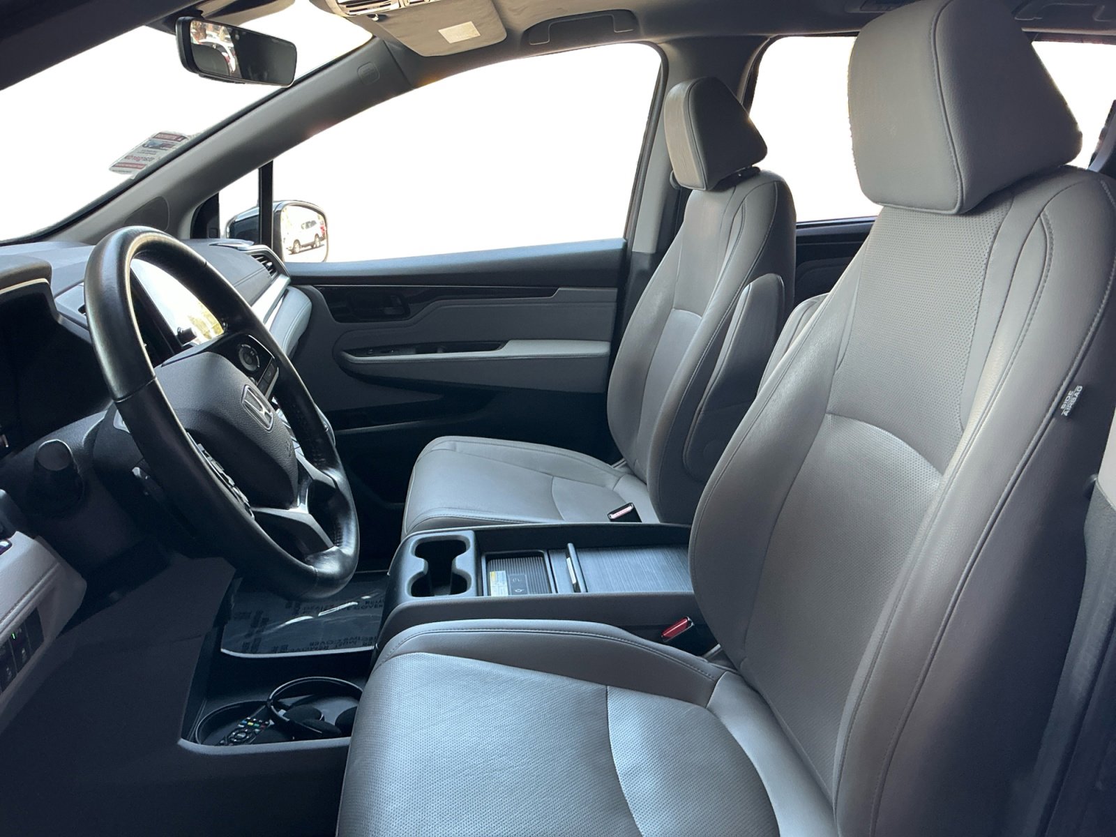 Used 2018 Honda Odyssey Elite image 9