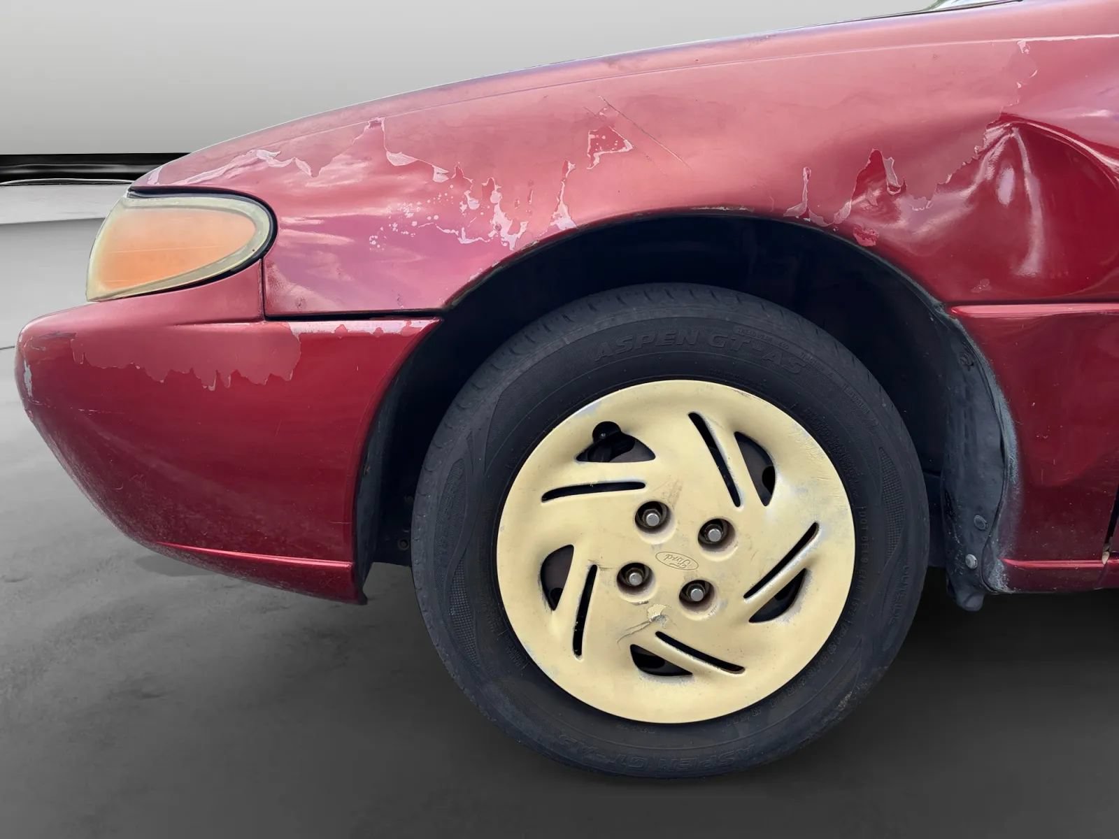 Used 2002 Ford Escort Sedan FWD image 9