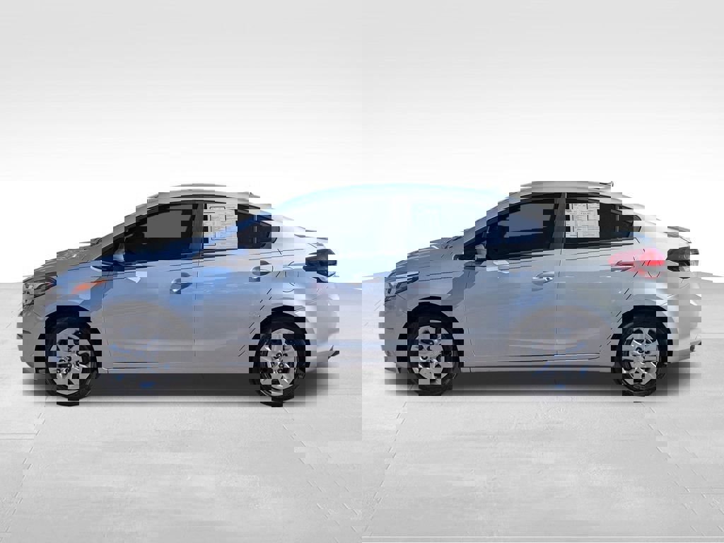 Used 2018 Kia Forte LX w/ LX Rear Camera Package image 5