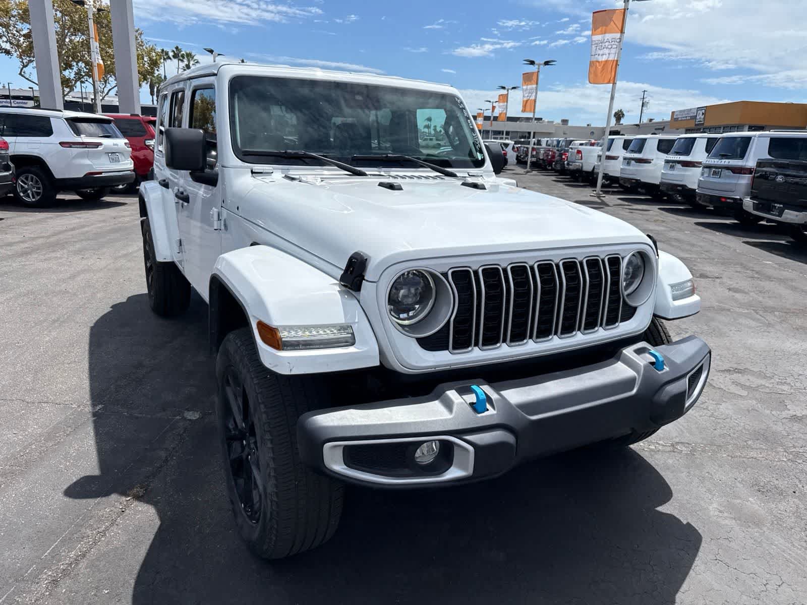 Used 2024 Jeep Wrangler Unlimited Sahara AWD/4WD image 5