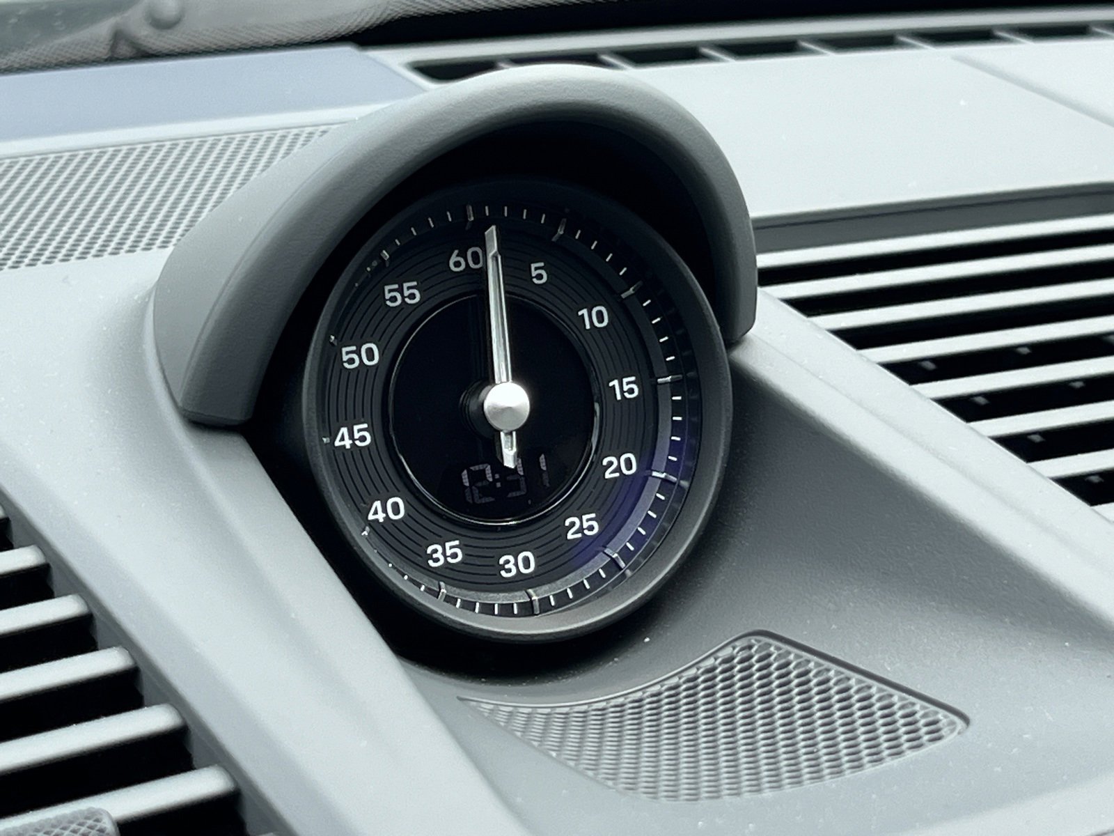 Certified 2021 Porsche 911 Targa 4S w/ Premium Package image 21