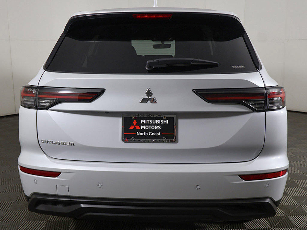 New 2026 Mitsubishi Outlander ES AWD/4WD image 13