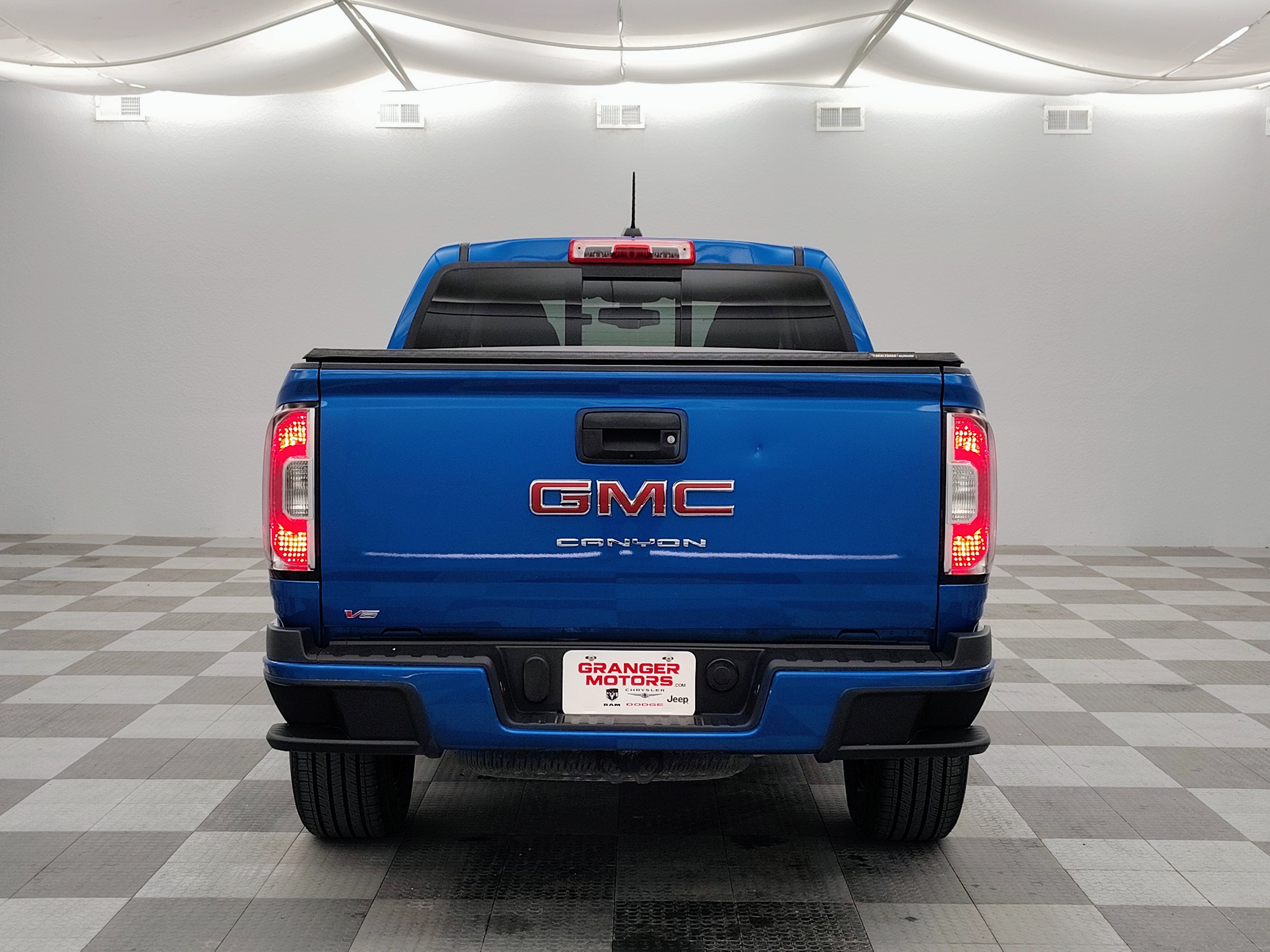 Used 2022 GMC Canyon Elevation w/ Elevation Premium Package AWD/4WD image 9