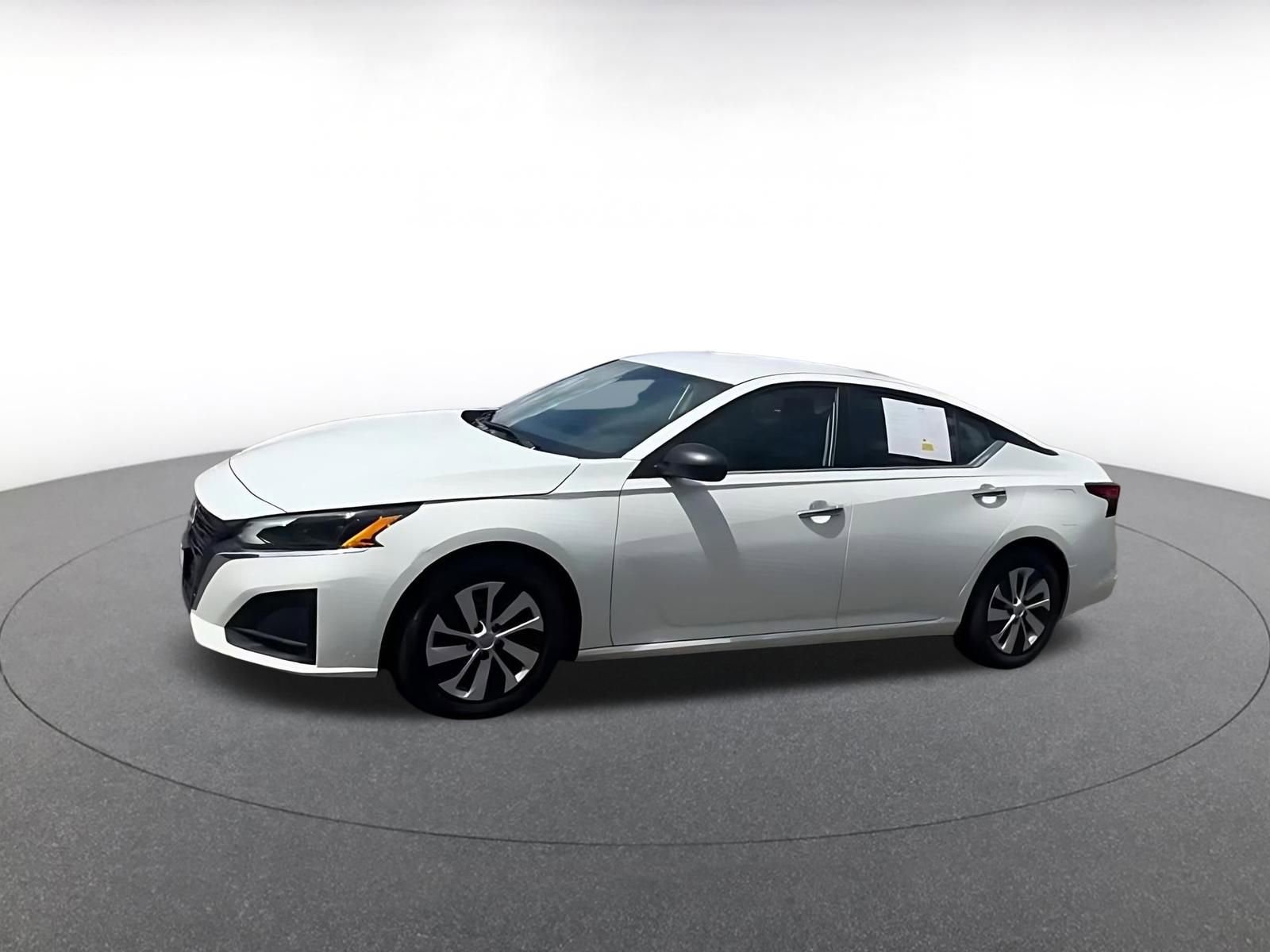 Used 2024 Nissan Altima 2.5 S image 8