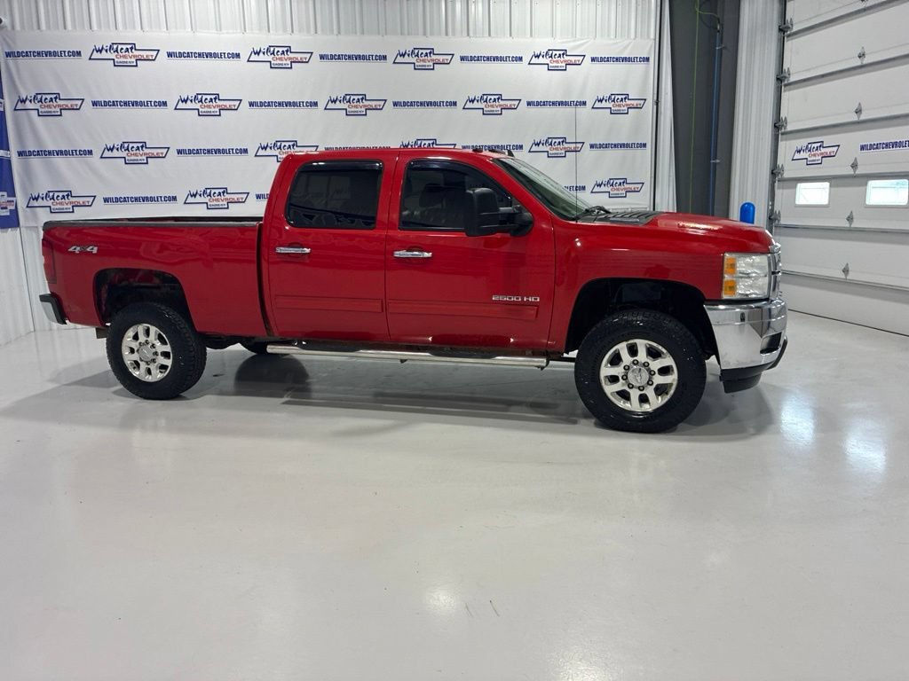 Used 2011 Chevrolet Silverado 2500 LT w/ Interior Plus Package AWD/4WD image 9