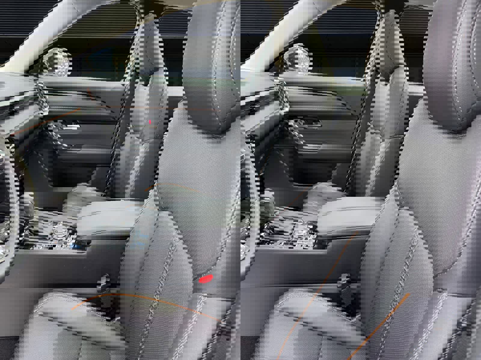 Used 2025 MAZDA CX-50 2.5 Hybrid w/ Premium Plus Pkg image 2