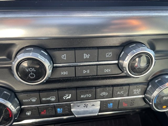 Used 2023 Ford F150 Lariat w/ Equipment Group 502A High image 29