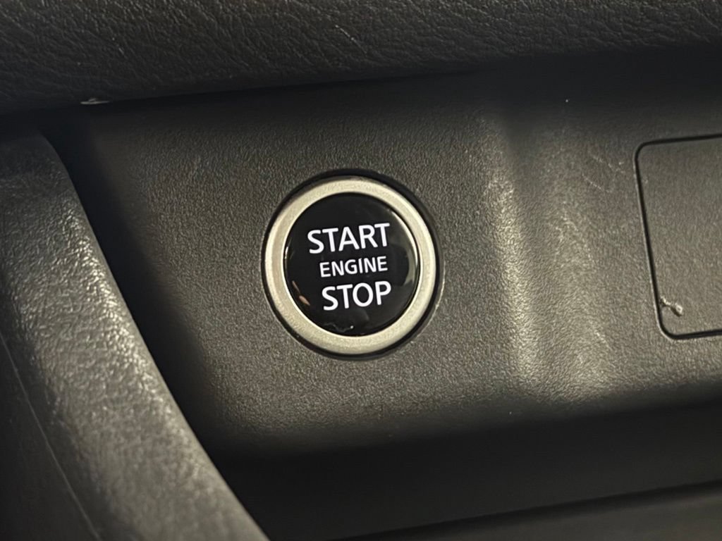Used 2023 Nissan Rogue SV AWD/4WD image 22