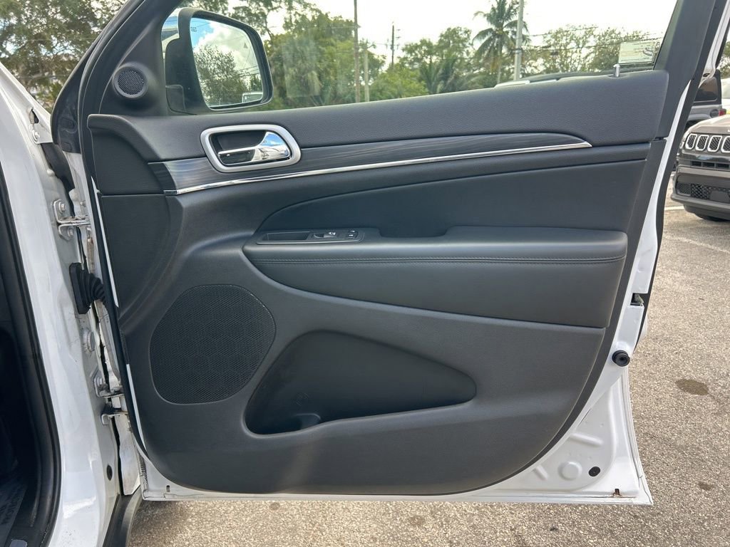Used 2019 Jeep Grand Cherokee Limited image 25