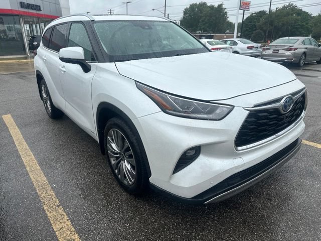 Used 2022 Toyota Highlander Platinum AWD/4WD image 3