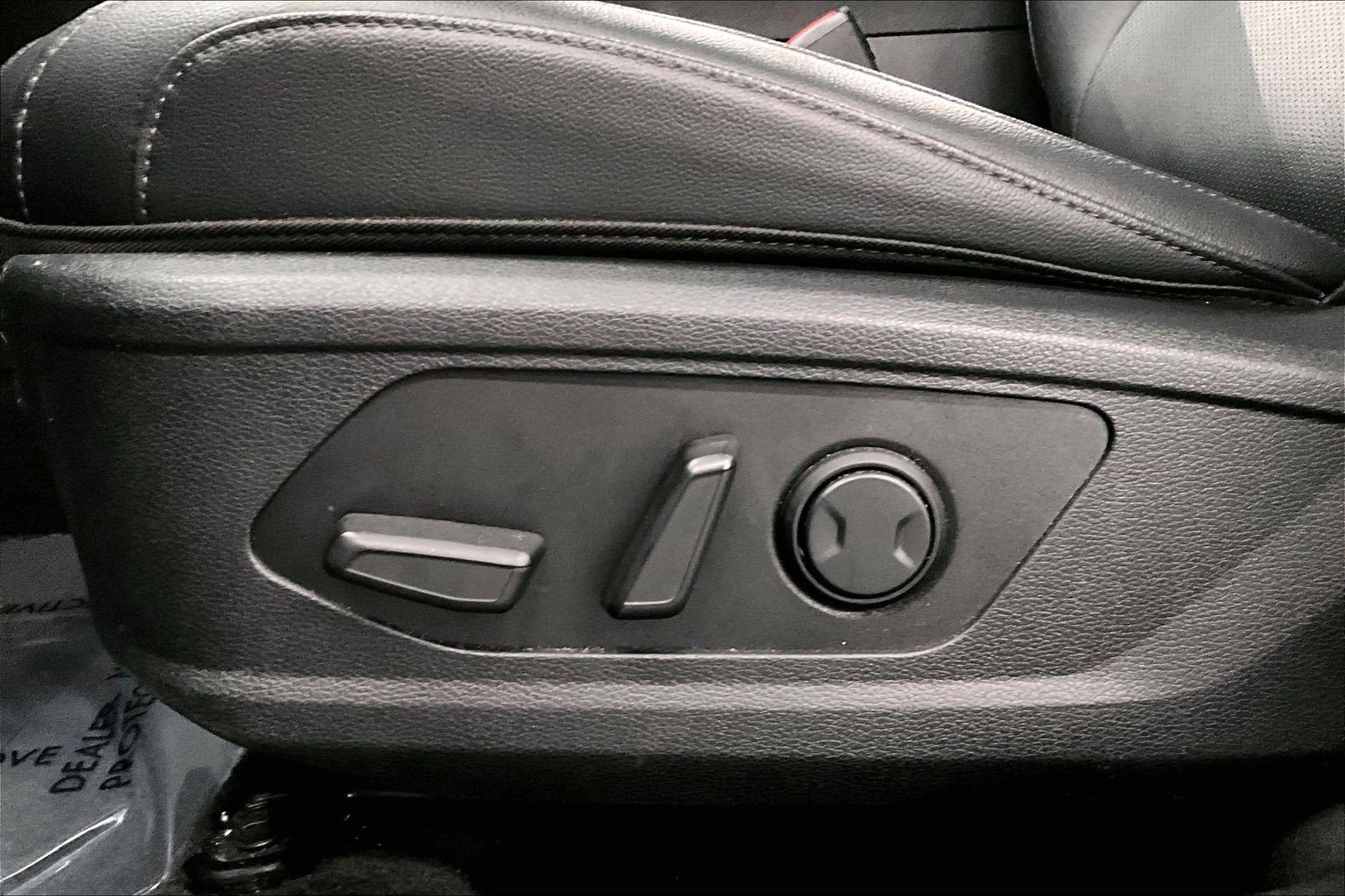 Used 2025 Kia Sportage EX w/ Premium Package FWD image 32