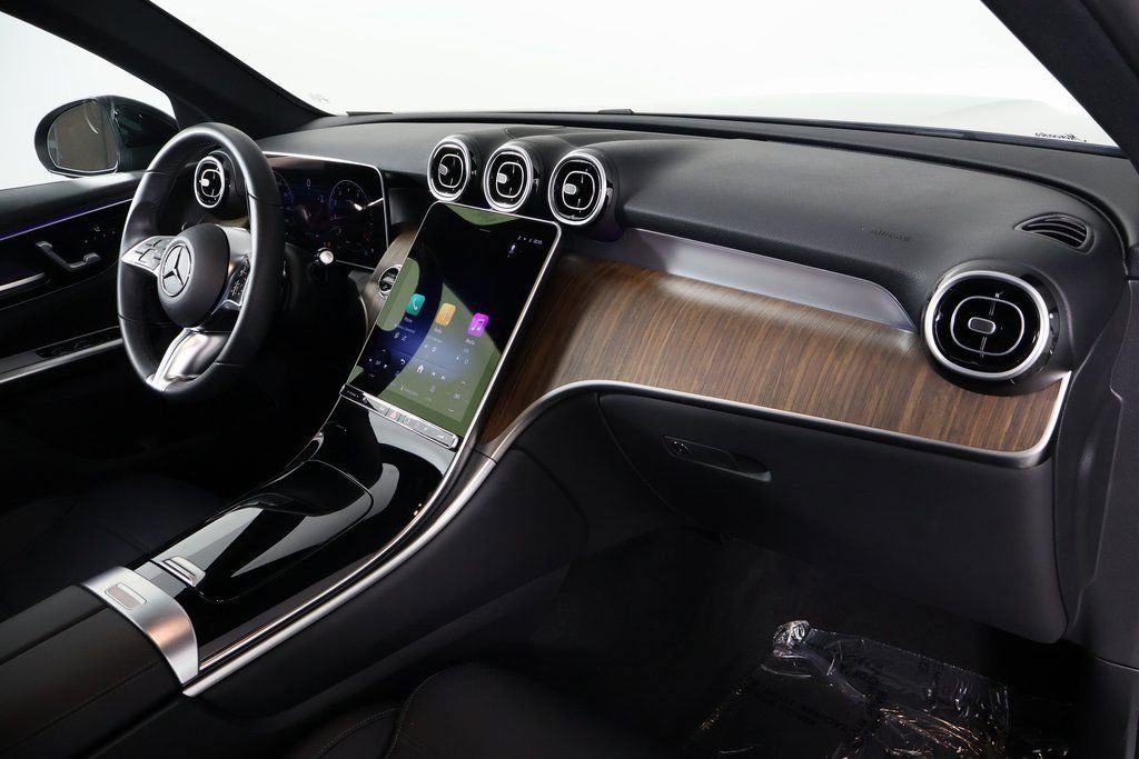 Certified 2025 Mercedes-Benz GLC 300 image 9