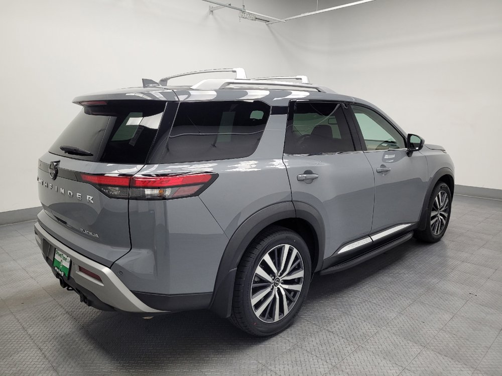 Used 2022 Nissan Pathfinder Platinum w/ Lighting Package (N93) FWD image 10