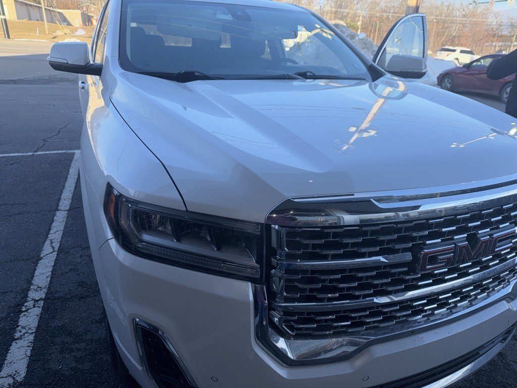 Used 2023 GMC Acadia Denali image 2
