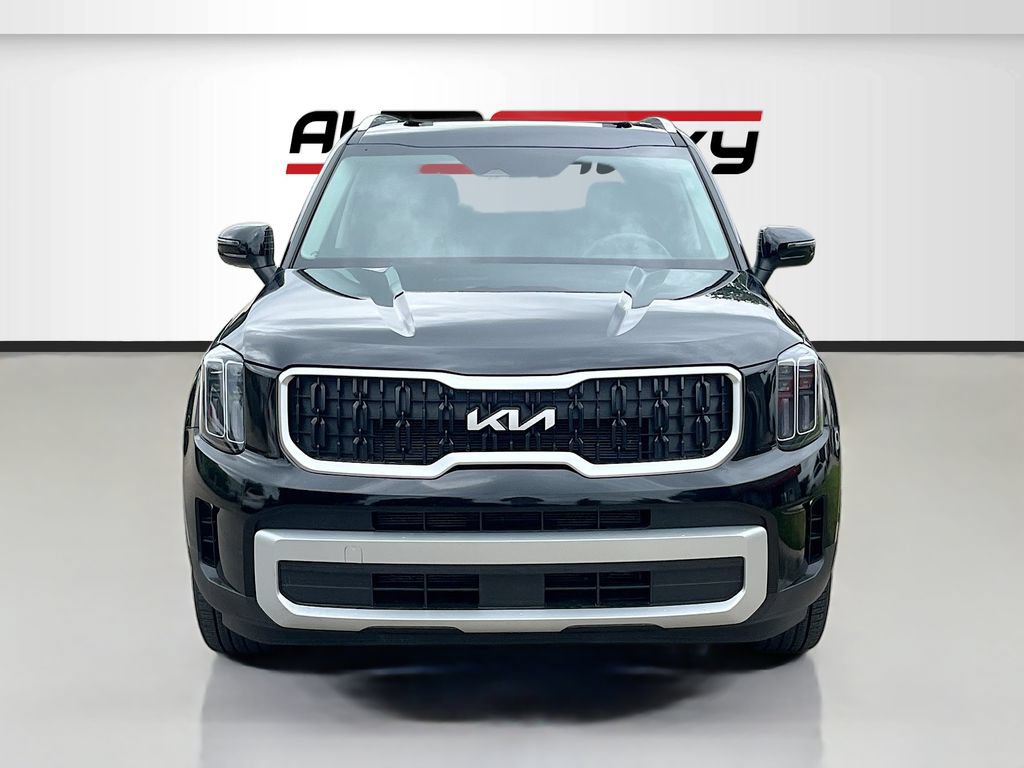 Used 2025 Kia Telluride EX w/ EX Captain's Chair Package FWD image 2