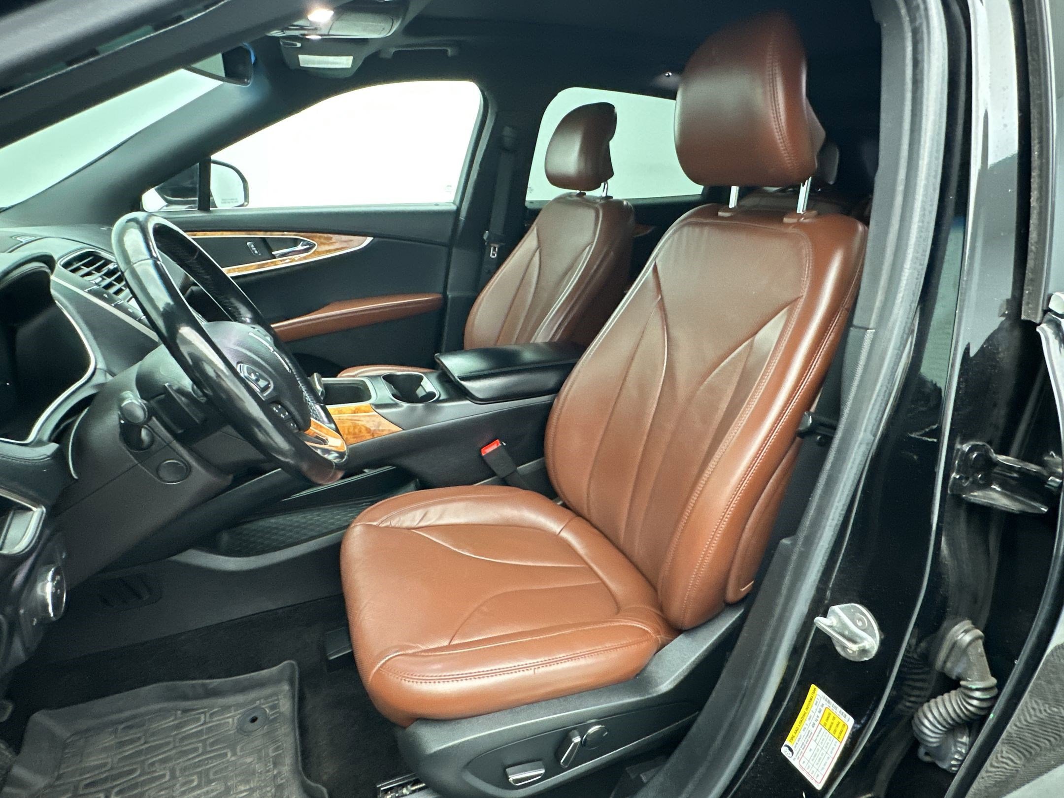 Used 2018 Lincoln MKX Reserve w/ Lincoln MKX Climate Package AWD/4WD image 5