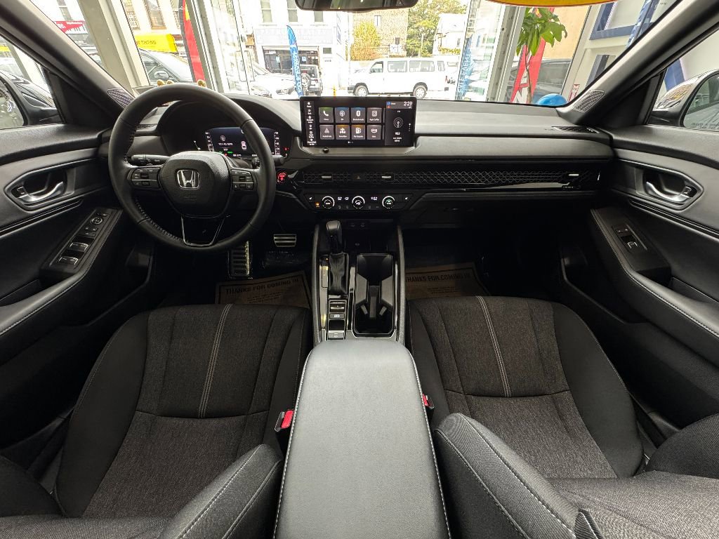 Used 2025 Honda Accord Sport image 28