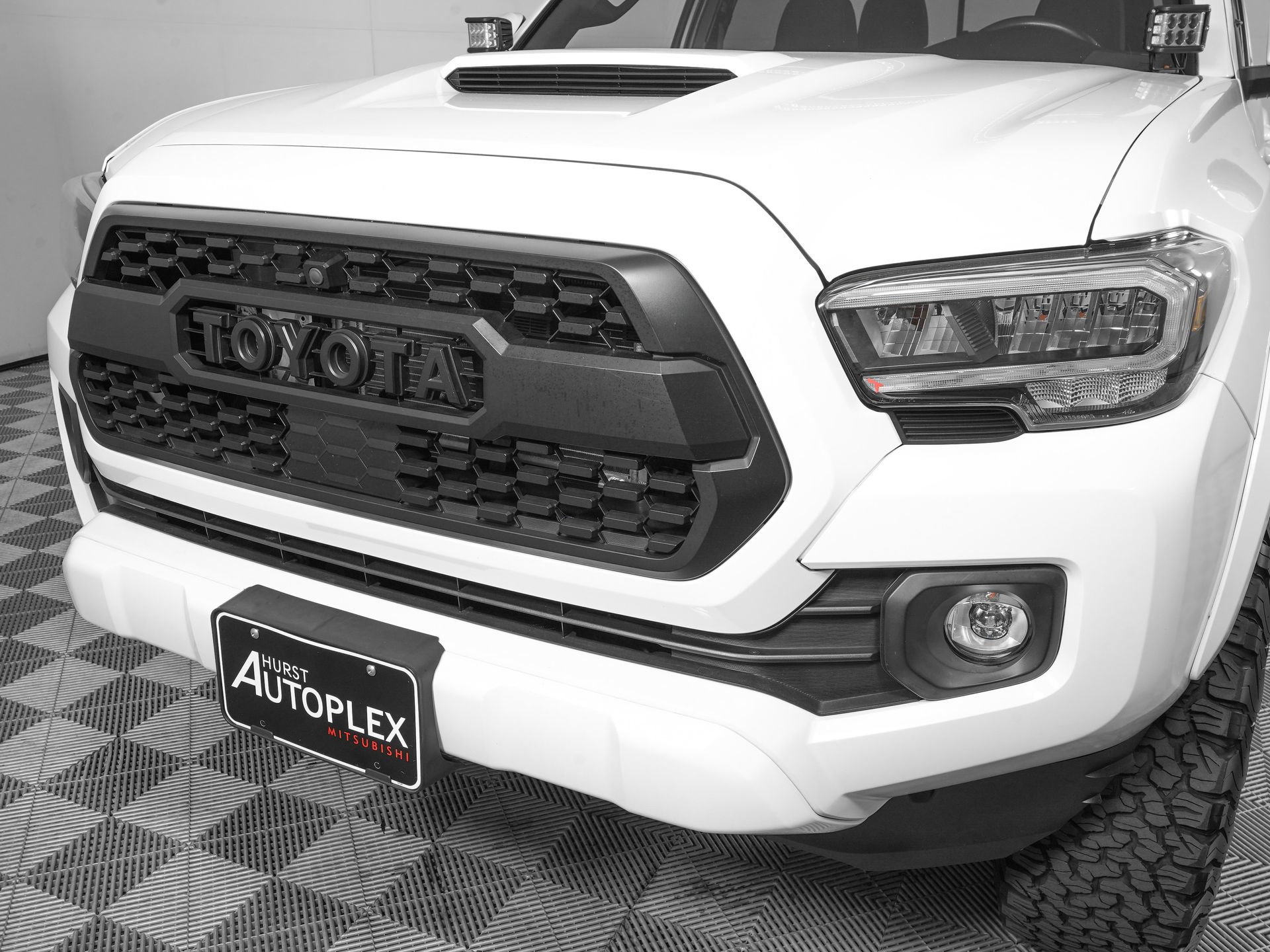 Used 2022 Toyota Tacoma TRD Sport w/ Technology Package AWD/4WD image 26