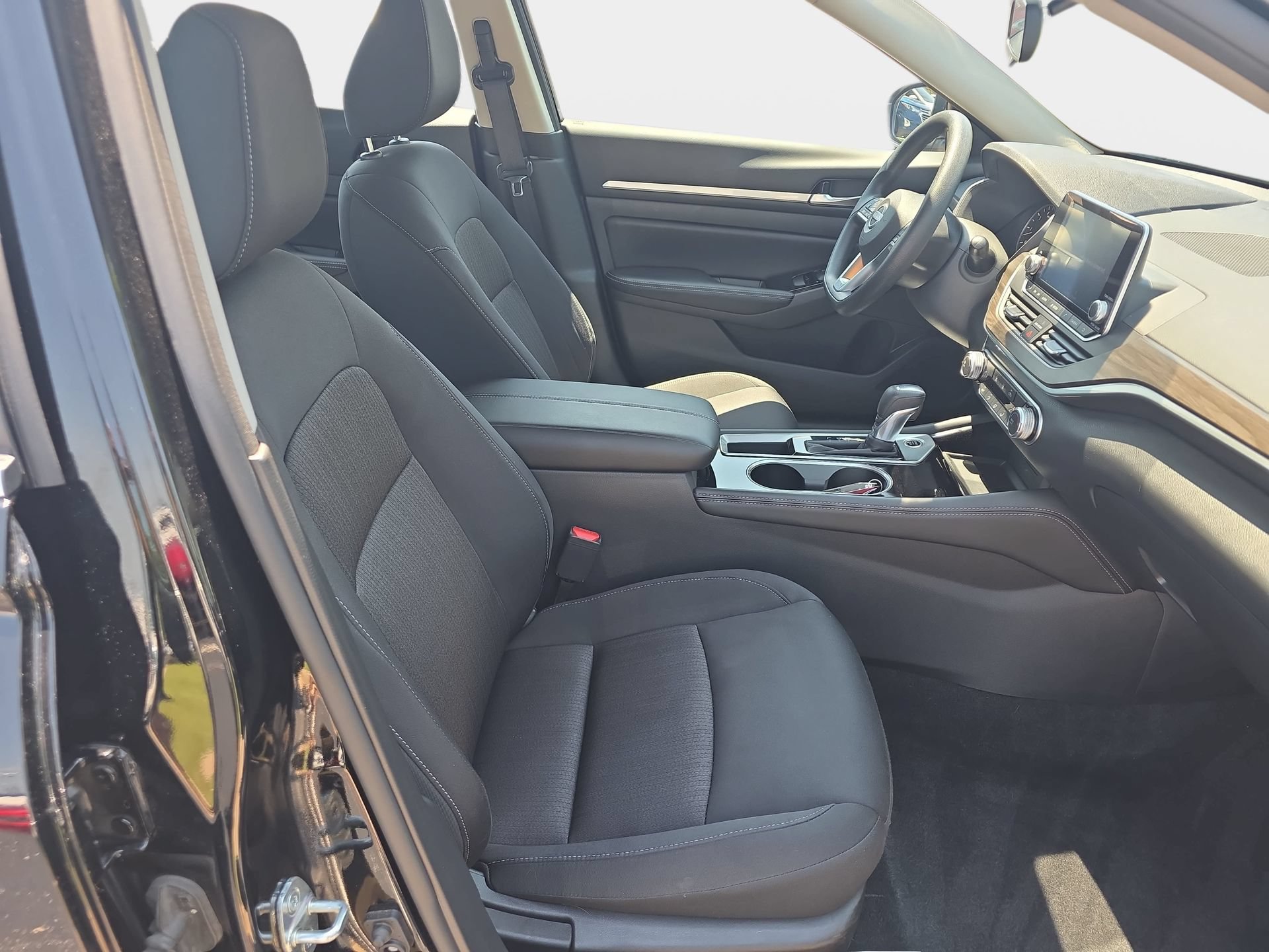 Used 2023 Nissan Altima 2.5 SV FWD image 10