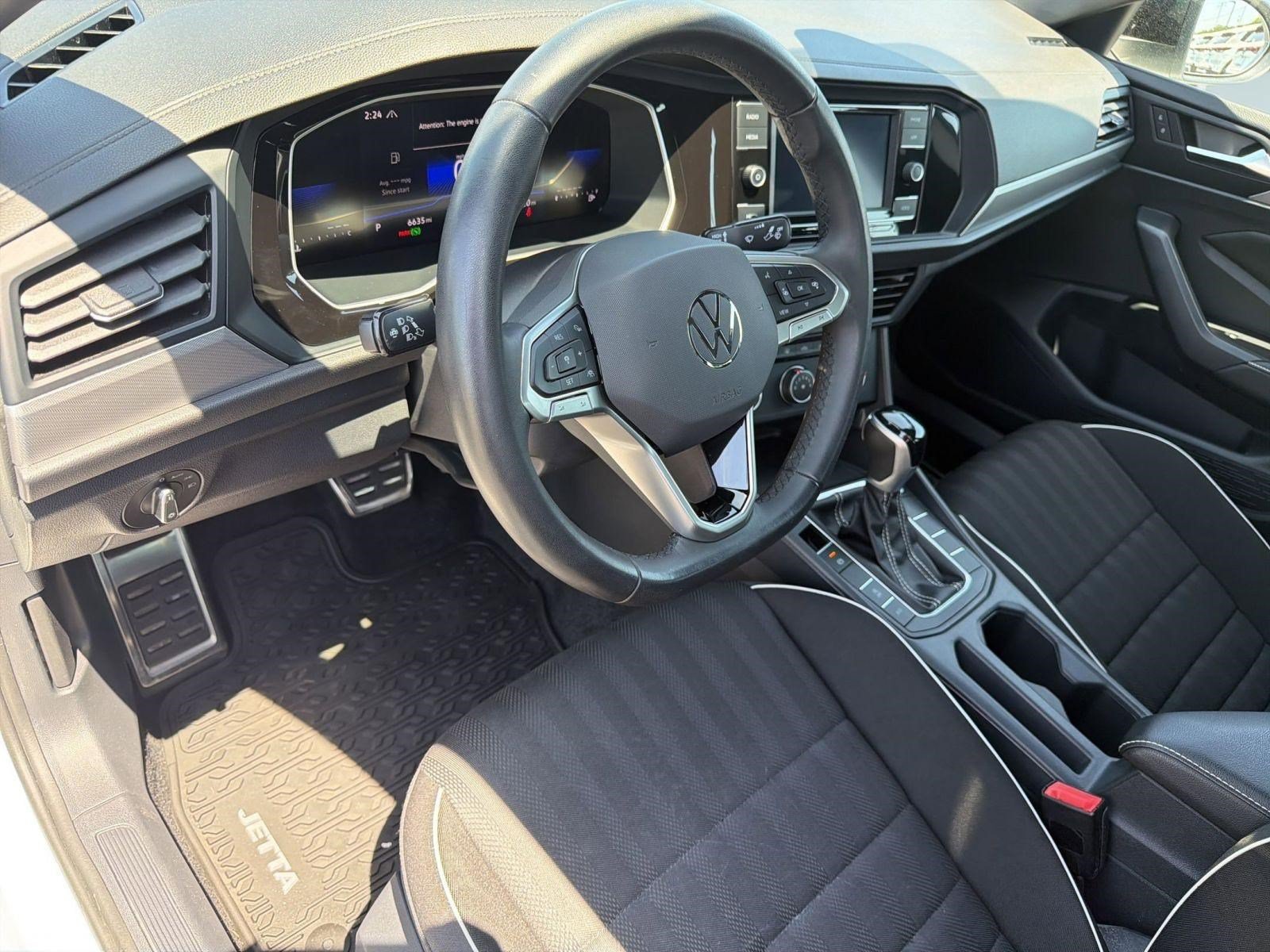 Certified 2024 Volkswagen Jetta Sport FWD image 4