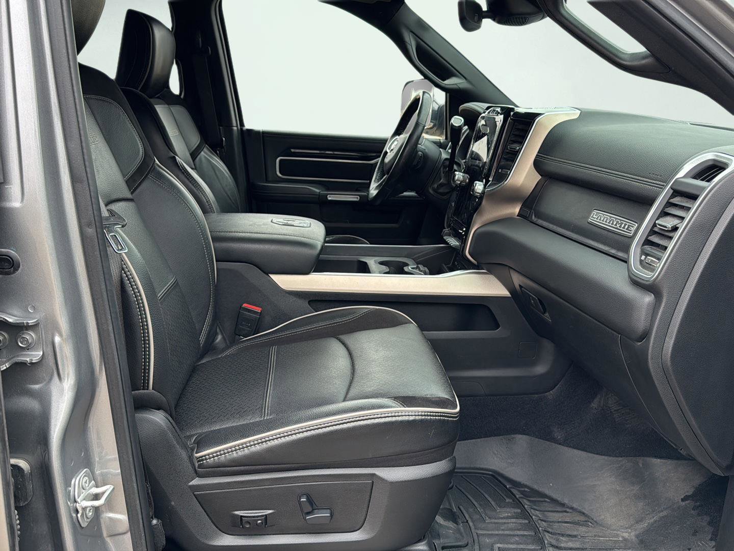 Used 2019 RAM 2500 Laramie image 27