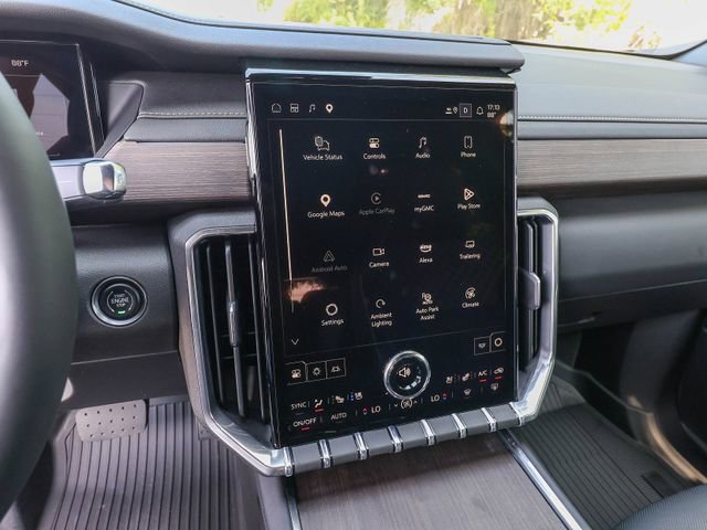 Used 2025 GMC Acadia Denali w/ Super Cruise Package FWD image 19