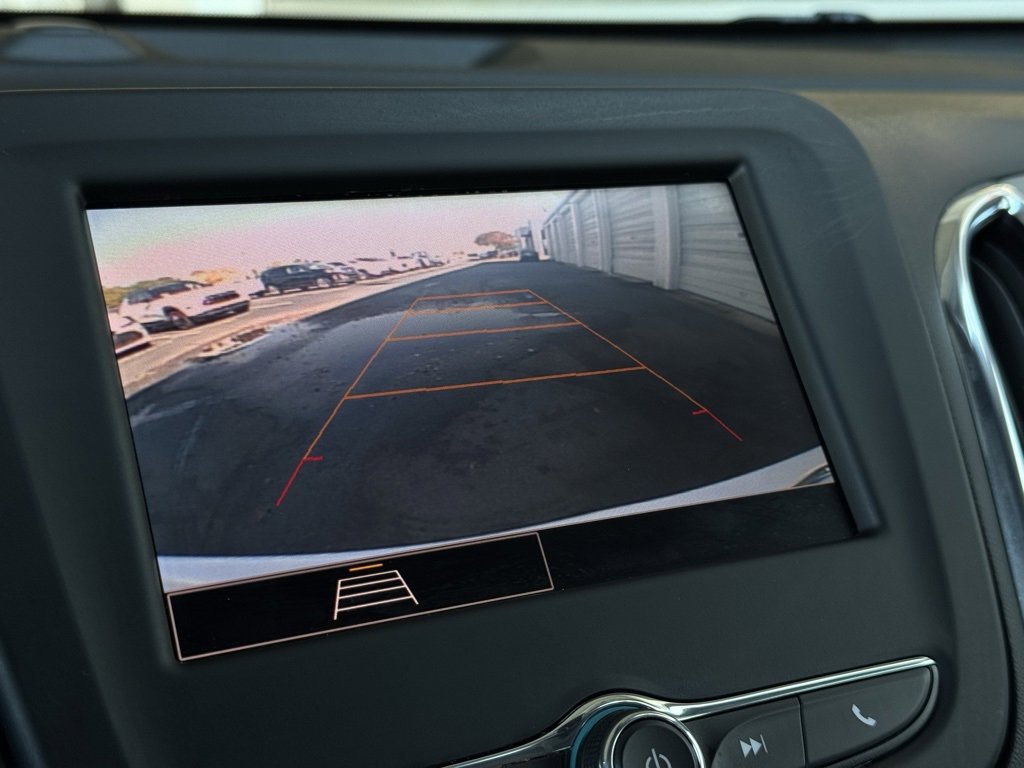 Used 2023 Chevrolet Equinox LT w/ Driver Convenience Package image 25