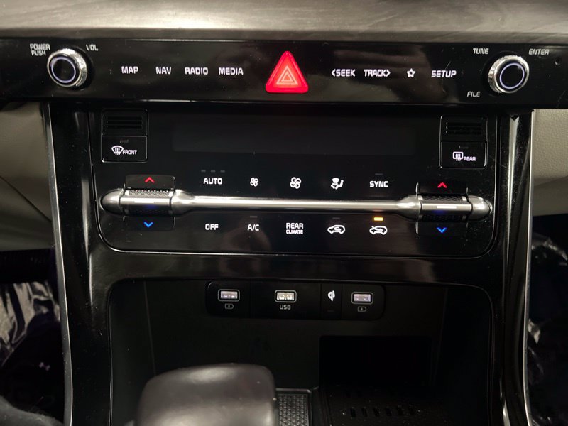 Certified 2024 Kia Carnival EX FWD image 30