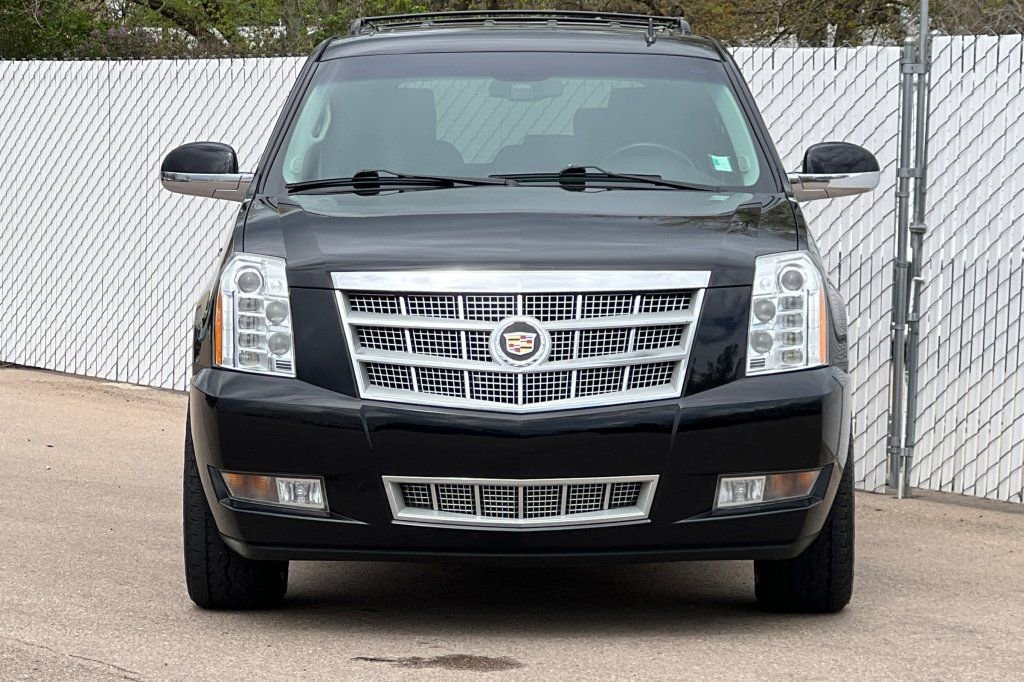 Used 2014 Cadillac Escalade Platinum AWD/4WD image 6