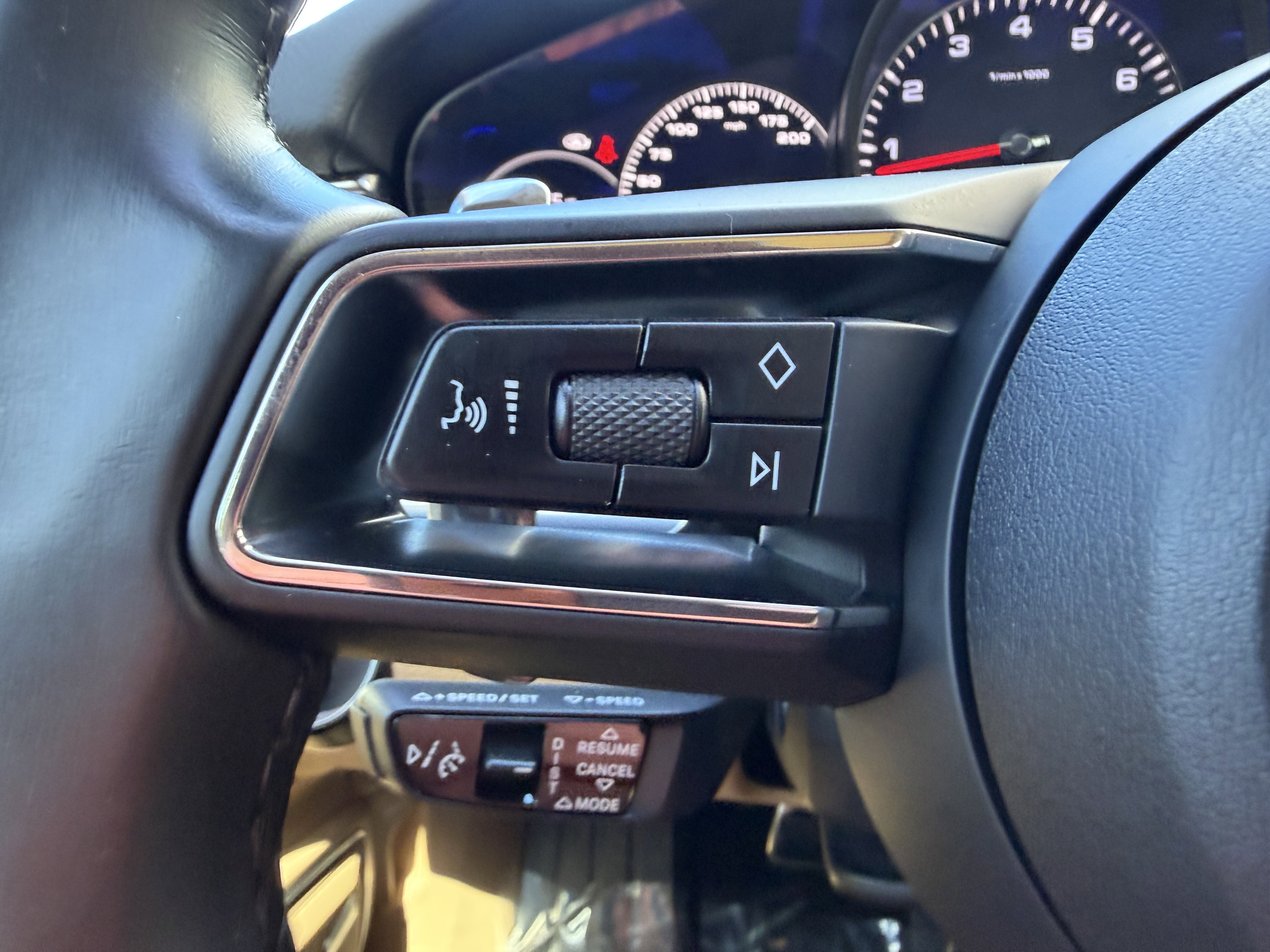 Certified 2023 Porsche Panamera 4S image 34