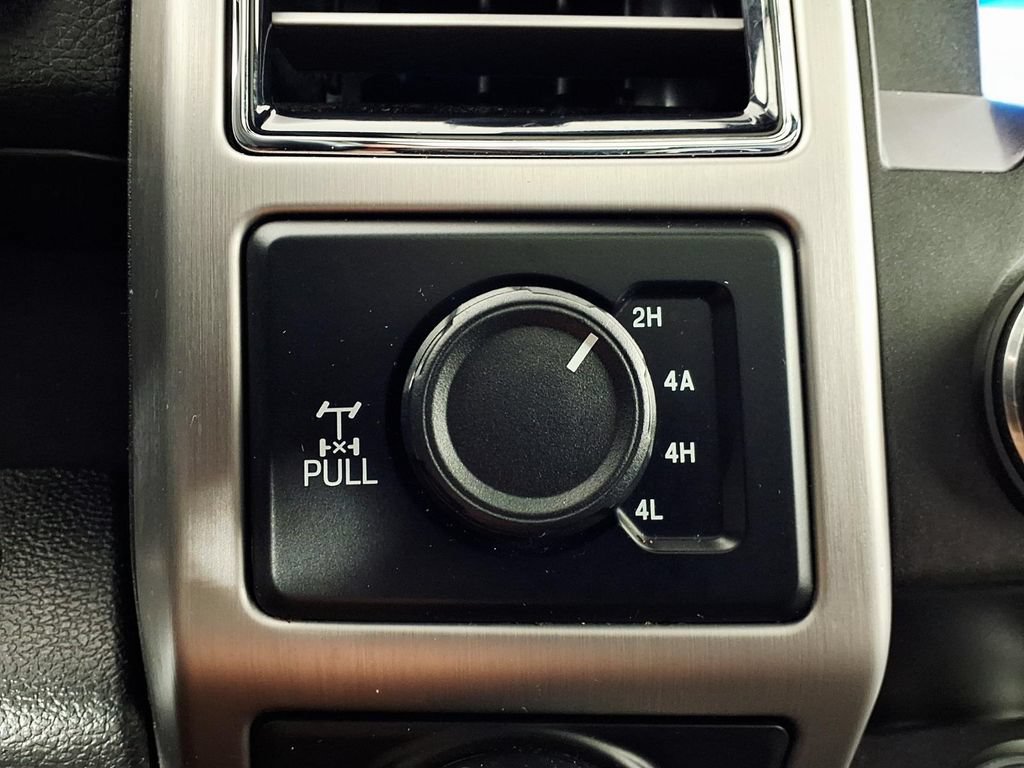 Used 2019 Ford F150 Platinum w/ Equipment Group 701A Luxury AWD/4WD image 14