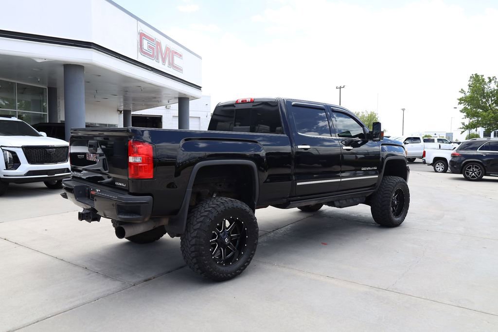 Used 2017 GMC Sierra 2500 Denali w/ Suspension Package, Off-Road AWD/4WD image 6